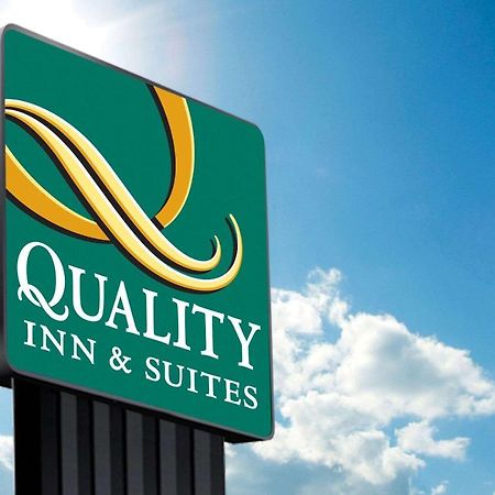 Quality Inn & Suites Огаллала Экстерьер фото