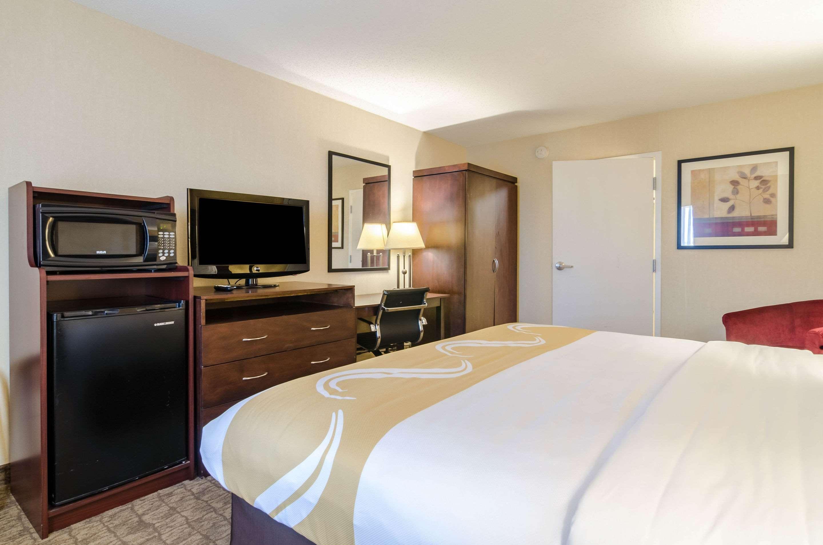 Quality Inn & Suites Огаллала Экстерьер фото