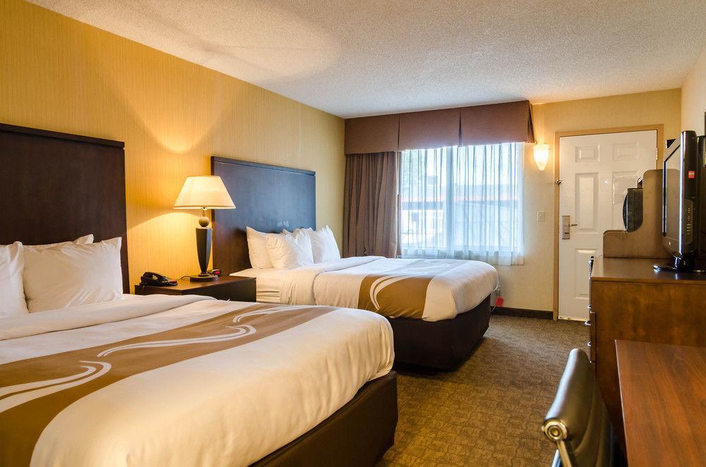 Quality Inn & Suites Огаллала Экстерьер фото