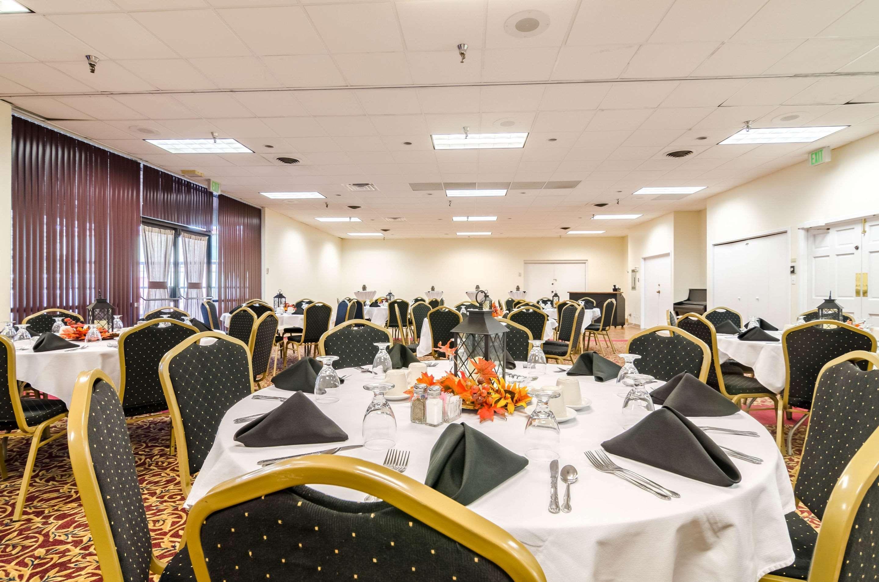 Quality Inn & Suites Огаллала Экстерьер фото
