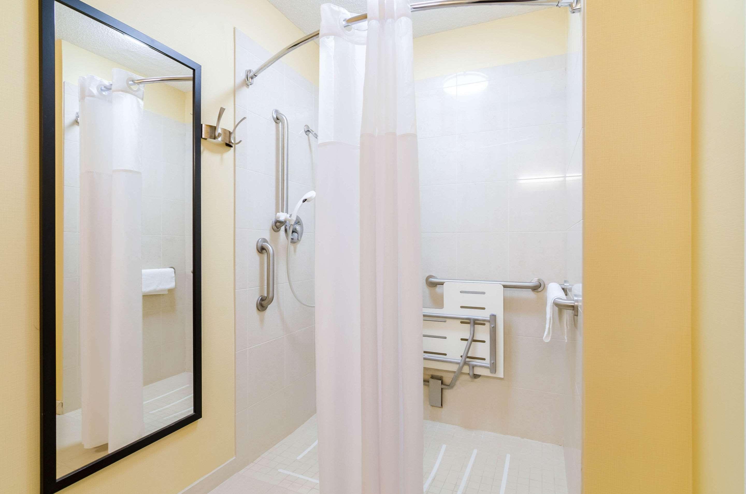 Quality Inn & Suites Огаллала Экстерьер фото