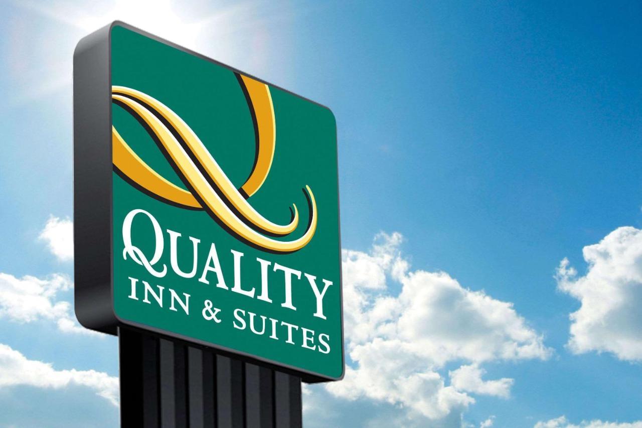Quality Inn & Suites Огаллала Экстерьер фото