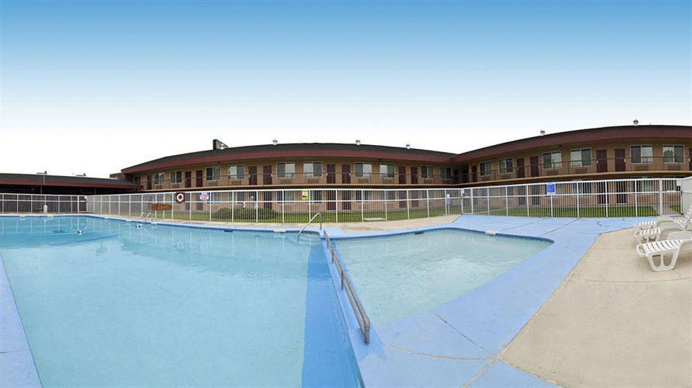 Quality Inn & Suites Огаллала Экстерьер фото