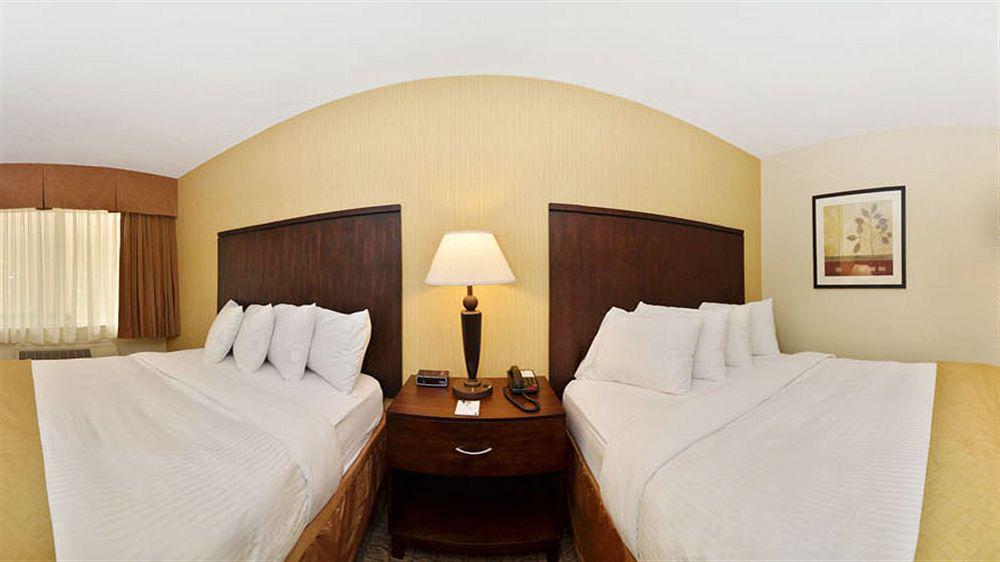 Quality Inn & Suites Огаллала Экстерьер фото
